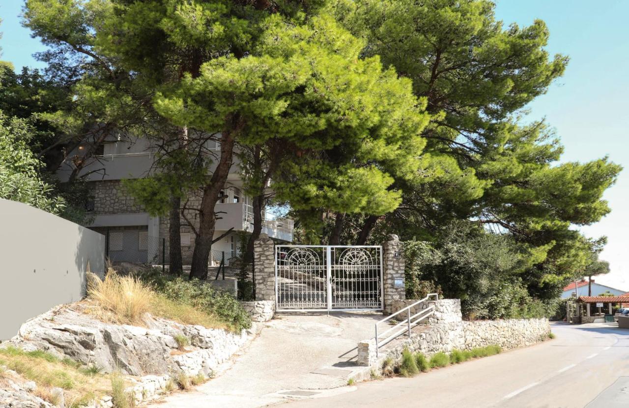 Casa De Verano - Penthouse In With The Private Garden * Trogir