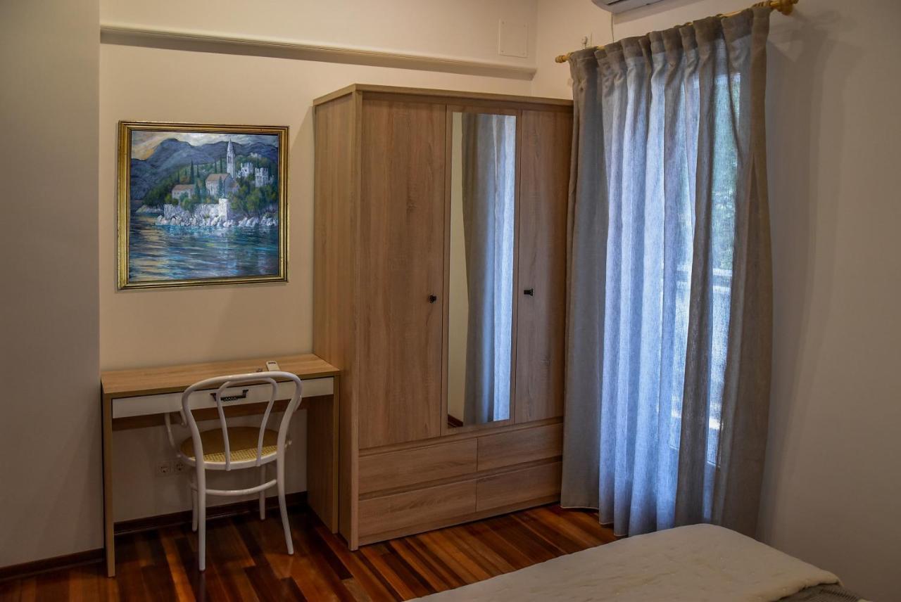 Casa De Verano - Penthouse In With The Private Garden Apartman Trogir