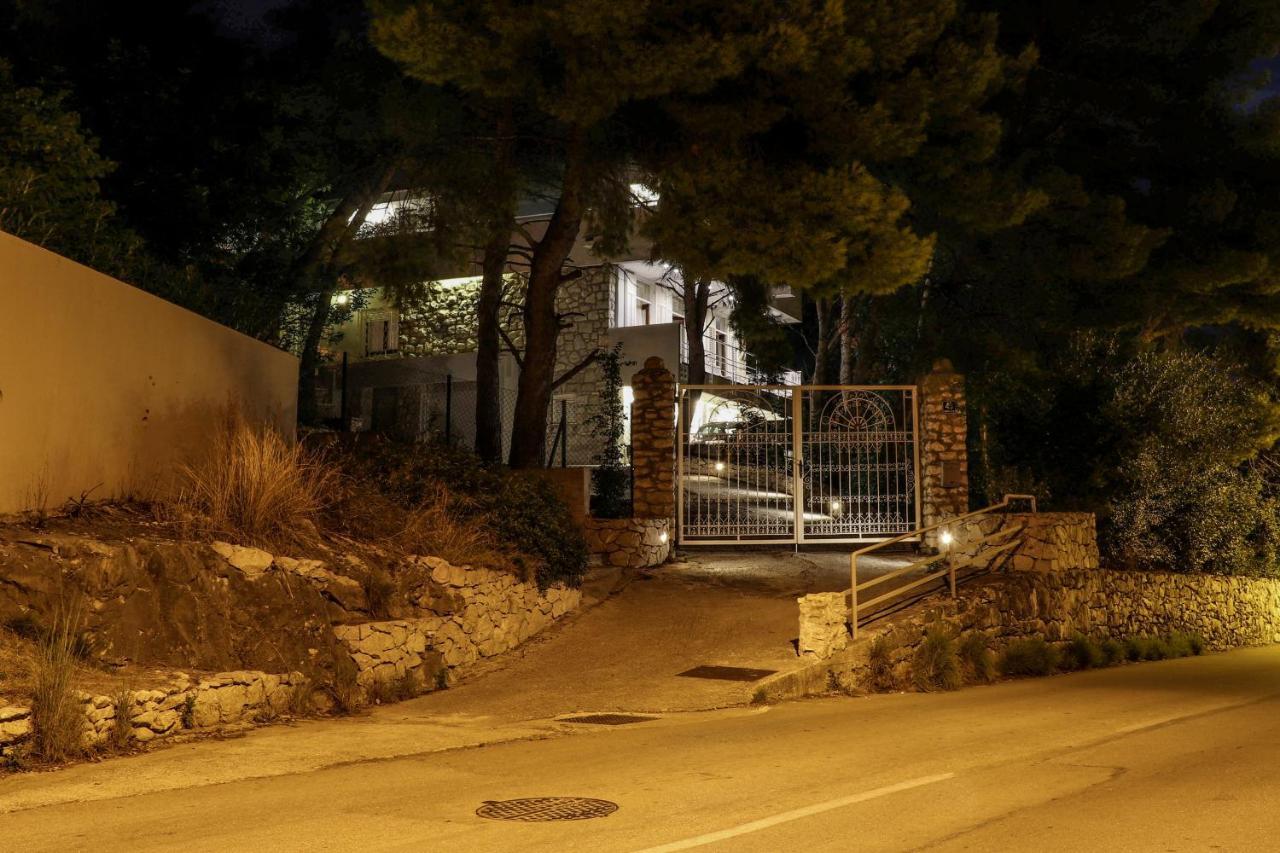 Casa De Verano - Penthouse In With The Private Garden * Trogir