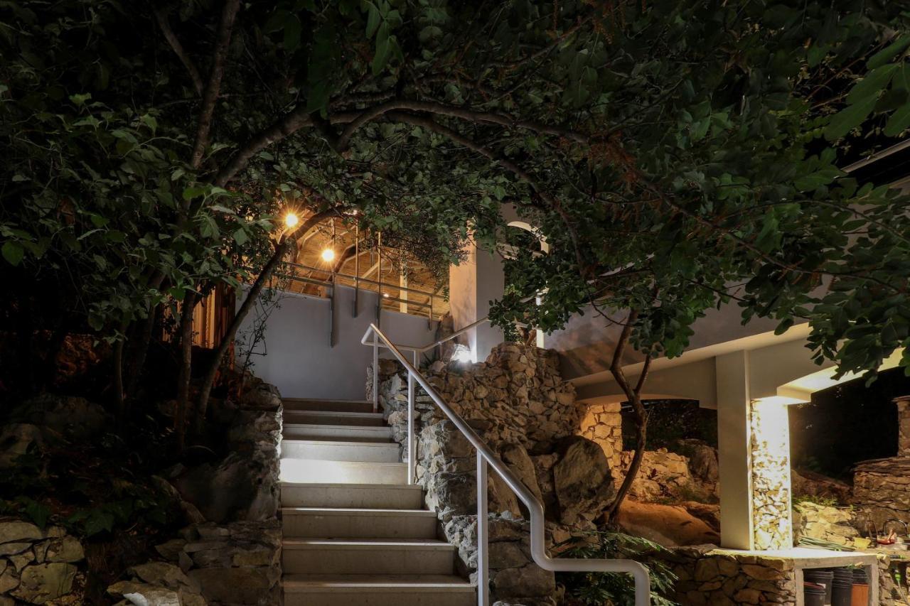 Casa De Verano - Penthouse In With The Private Garden * Trogir
